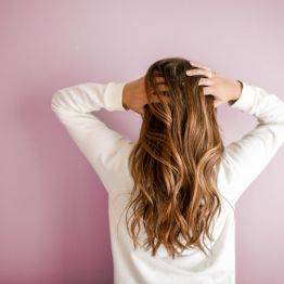 Как болеют волосы рассказывает трихолог, лучший врач марта 2021 г